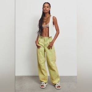 BDG Rih Low-Rise Extreme Baggy Jean